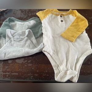 2 soft material long sleeve onesie